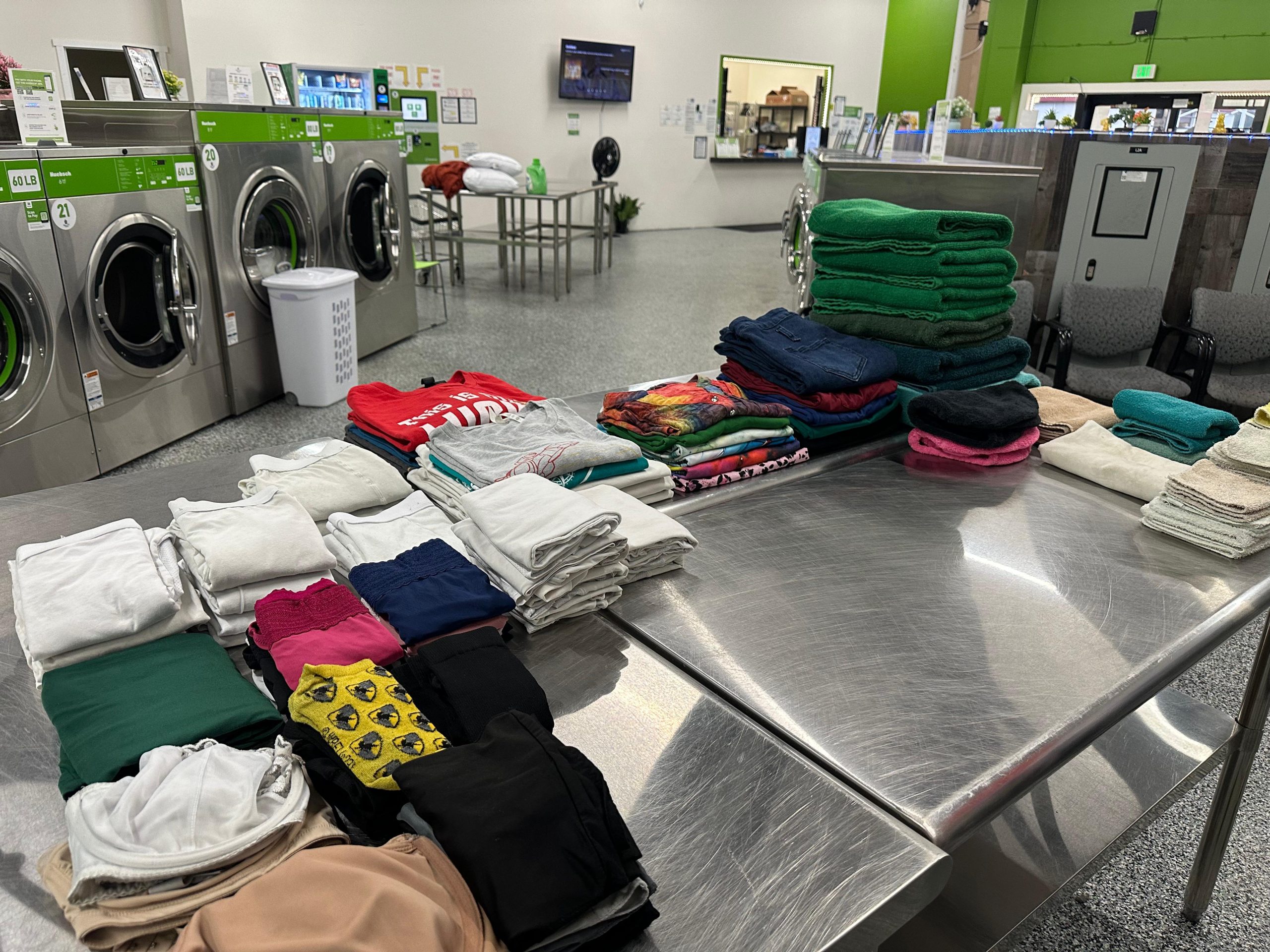 Same day laundry service available for customers from Mapleton, Utah