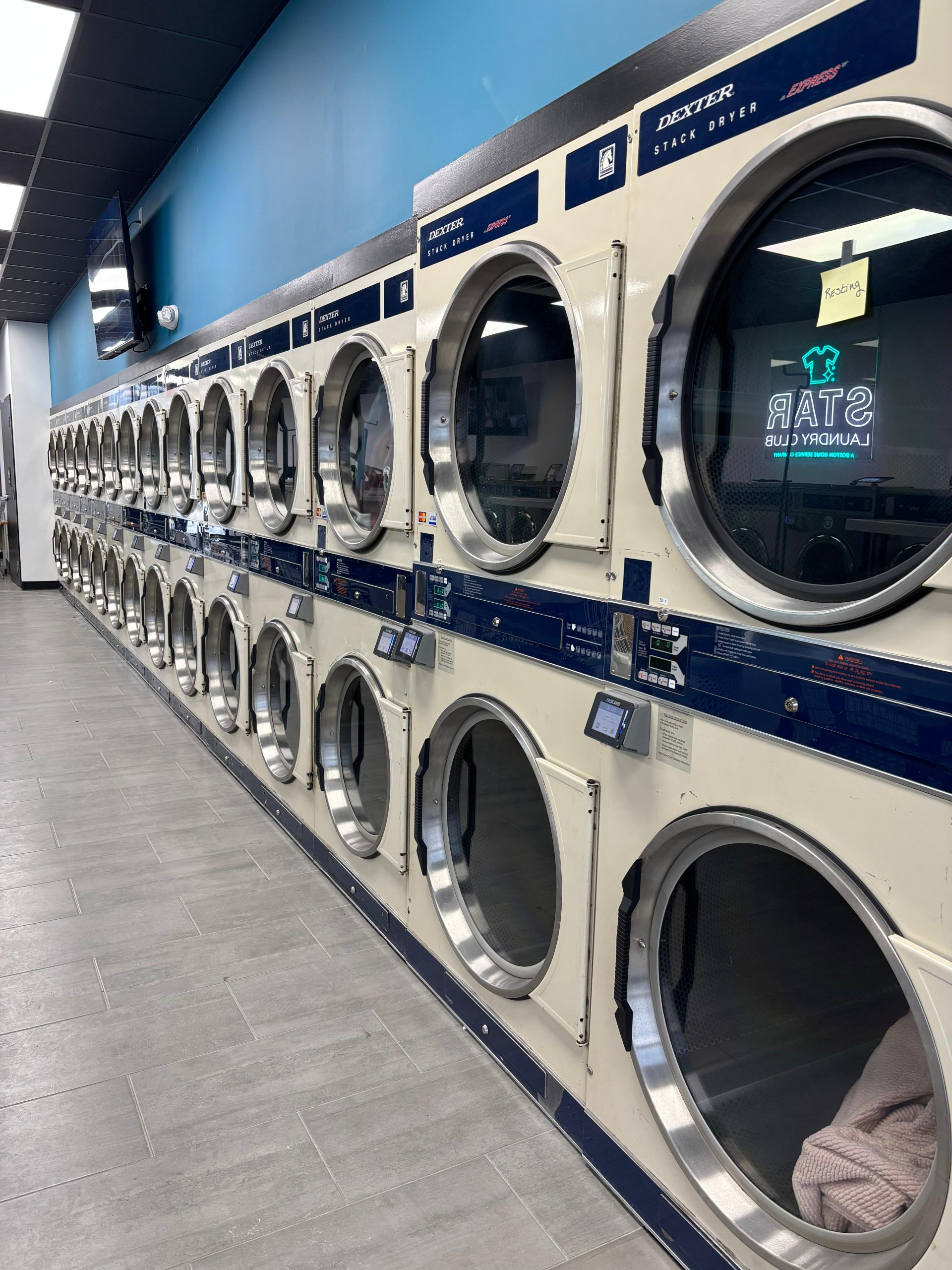 Same day laundry service near Tyngsborough MA